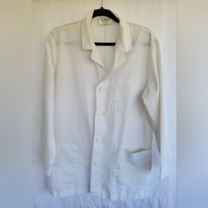 Unisex Size 44 White Lab Jacket with Long Sleeves.